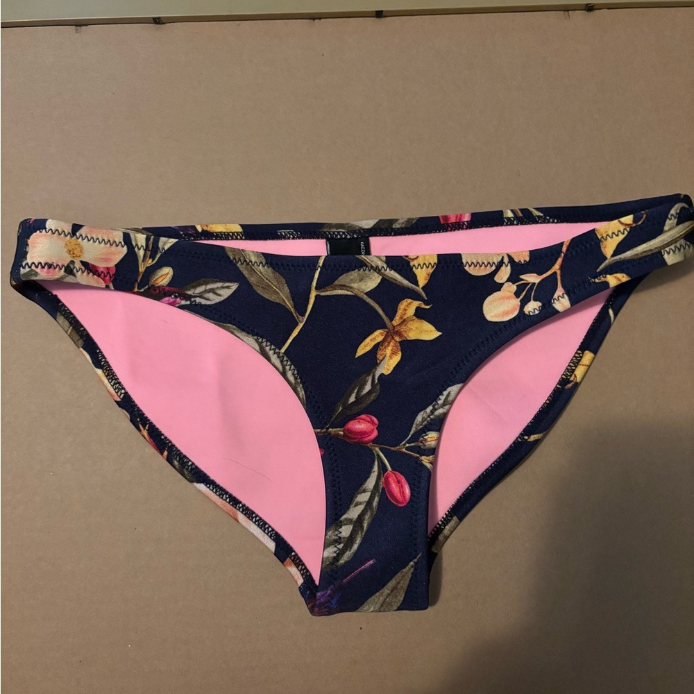 Triangl bikini bottom only floral print size M